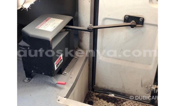 Nunua Imported Toyota Coaster Nyeupe Gari ndani ya Import - Dubai nchini Kati Kenya Nunua Imported Toyota Coaster Nyeupe Gari ndani ya Import - Dubai nchini Kati Kenya