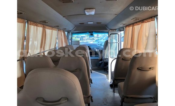 Nunua Imported Toyota Coaster Nyeupe Gari ndani ya Import - Dubai nchini Kati Kenya Nunua Imported Toyota Coaster Nyeupe Gari ndani ya Import - Dubai nchini Kati Kenya