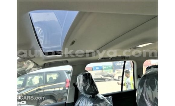 Imported Toyota Land Cruiser White Makiinaa iti Import - Dubai keessatti Central Kenya keessatti Imported Toyota Land Cruiser White Makiinaa iti Import - Dubai keessatti Central Kenya keessatti