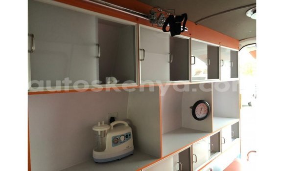 Nunua Imported Toyota Hiace Nyeupe Gari ndani ya Import - Dubai nchini Kati Kenya Nunua Imported Toyota Hiace Nyeupe Gari ndani ya Import - Dubai nchini Kati Kenya