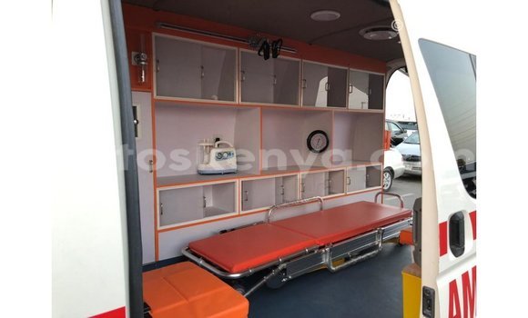 Nunua Imported Toyota Hiace Nyeupe Gari ndani ya Import - Dubai nchini Kati Kenya Nunua Imported Toyota Hiace Nyeupe Gari ndani ya Import - Dubai nchini Kati Kenya