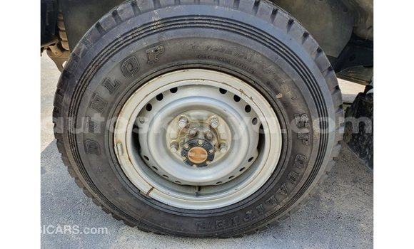 Nunua Imported Toyota Land Cruiser Nyeupe Gari ndani ya Import - Dubai nchini Kati Kenya Nunua Imported Toyota Land Cruiser Nyeupe Gari ndani ya Import - Dubai nchini Kati Kenya