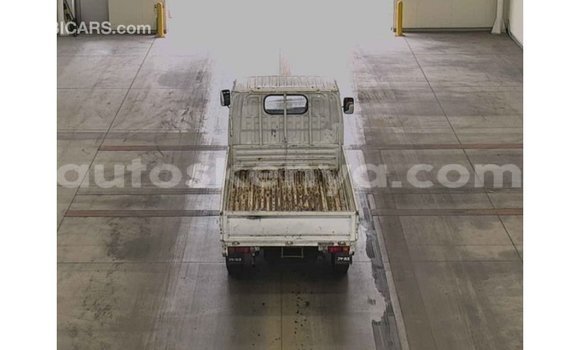 Nunua Imported Nissan Pickup Nyeupe Gari ndani ya Import - Dubai nchini Kati Kenya Nunua Imported Nissan Pickup Nyeupe Gari ndani ya Import - Dubai nchini Kati Kenya