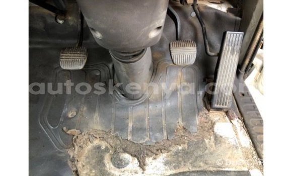 Nunua Imported Nissan Pickup Nyeupe Gari ndani ya Import - Dubai nchini Kati Kenya Nunua Imported Nissan Pickup Nyeupe Gari ndani ya Import - Dubai nchini Kati Kenya