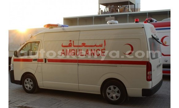 Imported Toyota Hiace White Makiinaa iti Import - Dubai keessatti Central Kenya keessatti Imported Toyota Hiace White Makiinaa iti Import - Dubai keessatti Central Kenya keessatti