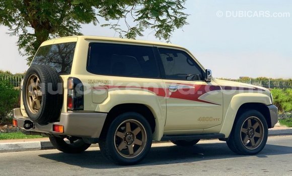 Nunua Imported Nissan Patrol Beige Gari ndani ya Import - Dubai nchini Kati Kenya Nunua Imported Nissan Patrol Beige Gari ndani ya Import - Dubai nchini Kati Kenya