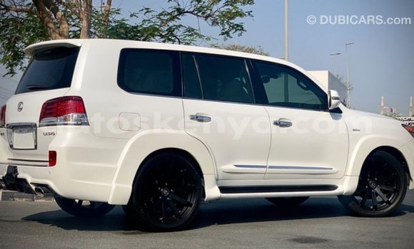 Nunua Imported Lexus LX Nyeupe Gari ndani ya Import - Dubai nchini Kati Kenya Nunua Imported Lexus LX Nyeupe Gari ndani ya Import - Dubai nchini Kati Kenya