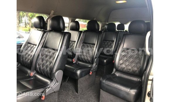 Buy Import Toyota Hiace White Car in Import - Dubai in Central Kenya Buy Import Toyota Hiace White Car in Import - Dubai in Central Kenya