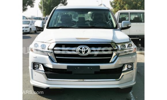 Nunua Imported Toyota Land Cruiser Nyingine Gari ndani ya Import - Dubai nchini Kati Kenya Nunua Imported Toyota Land Cruiser Nyingine Gari ndani ya Import - Dubai nchini Kati Kenya