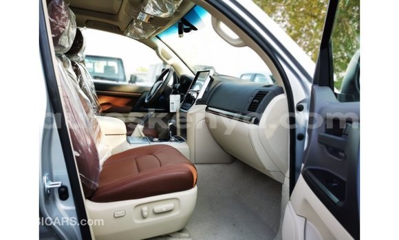 Nunua Imported Toyota Land Cruiser Nyingine Gari ndani ya Import - Dubai nchini Kati Kenya Nunua Imported Toyota Land Cruiser Nyingine Gari ndani ya Import - Dubai nchini Kati Kenya