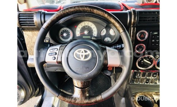 Buy Import Toyota FJ Cruiser Black Car in Import - Dubai in Central Kenya Buy Import Toyota FJ Cruiser Black Car in Import - Dubai in Central Kenya