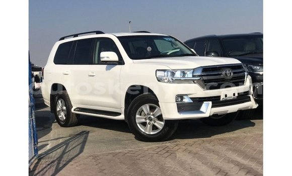 Buy Import Toyota Land Cruiser White Car in Import - Dubai in Central Kenya