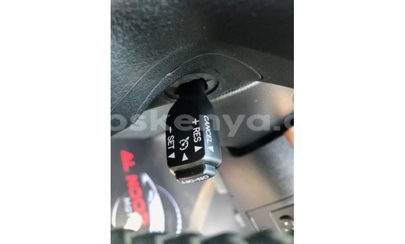 Nunua Imported Toyota Land Cruiser Nyeupe Gari ndani ya Import - Dubai nchini Kati Kenya Nunua Imported Toyota Land Cruiser Nyeupe Gari ndani ya Import - Dubai nchini Kati Kenya