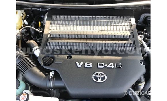 Nunua Imported Toyota Land Cruiser Nyeupe Gari ndani ya Import - Dubai nchini Kati Kenya Nunua Imported Toyota Land Cruiser Nyeupe Gari ndani ya Import - Dubai nchini Kati Kenya
