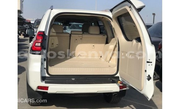 Nunua Imported Toyota Prado Nyeupe Gari ndani ya Import - Dubai nchini Kati Kenya Nunua Imported Toyota Prado Nyeupe Gari ndani ya Import - Dubai nchini Kati Kenya