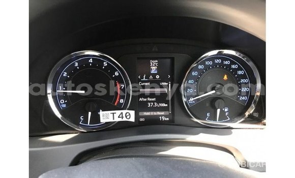 Imported Toyota Corolla White Makiinaa iti Import - Dubai keessatti Central Kenya keessatti Imported Toyota Corolla White Makiinaa iti Import - Dubai keessatti Central Kenya keessatti