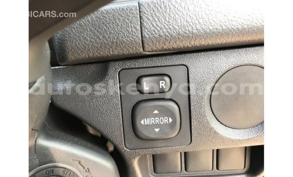 Nunua Imported Toyota Hiace Nyeupe Gari ndani ya Import - Dubai nchini Kati Kenya Nunua Imported Toyota Hiace Nyeupe Gari ndani ya Import - Dubai nchini Kati Kenya