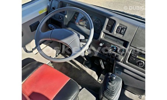 Imported Nissan 350Z White Makiinaa iti Import - Dubai keessatti Central Kenya keessatti Imported Nissan 350Z White Makiinaa iti Import - Dubai keessatti Central Kenya keessatti