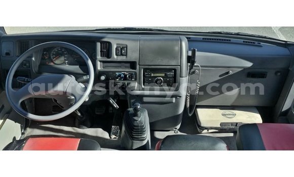 Imported Nissan 350Z White Makiinaa iti Import - Dubai keessatti Central Kenya keessatti Imported Nissan 350Z White Makiinaa iti Import - Dubai keessatti Central Kenya keessatti