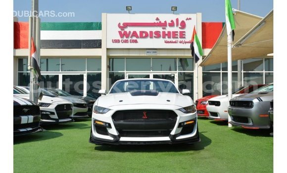 Imported Ford Mustang White Makiinaa iti Import - Dubai keessatti Central Kenya keessatti Imported Ford Mustang White Makiinaa iti Import - Dubai keessatti Central Kenya keessatti
