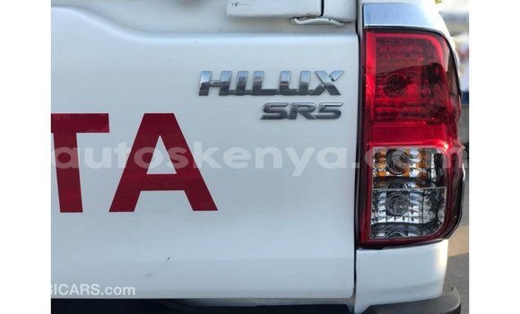 Nunua Imported Toyota Hilux Nyeupe Gari ndani ya Import - Dubai nchini Kati Kenya Nunua Imported Toyota Hilux Nyeupe Gari ndani ya Import - Dubai nchini Kati Kenya