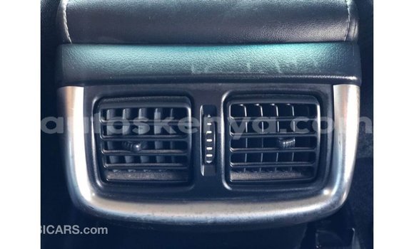 Nunua Imported Toyota Hilux Nyeupe Gari ndani ya Import - Dubai nchini Kati Kenya Nunua Imported Toyota Hilux Nyeupe Gari ndani ya Import - Dubai nchini Kati Kenya