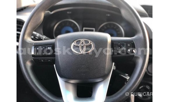 Nunua Imported Toyota Hilux Nyeupe Gari ndani ya Import - Dubai nchini Kati Kenya Nunua Imported Toyota Hilux Nyeupe Gari ndani ya Import - Dubai nchini Kati Kenya