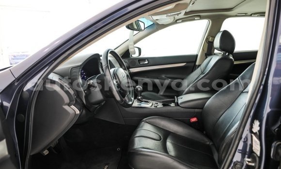 Nunua Imported Infiniti Q Bluu Gari ndani ya Import - Dubai nchini Kati Kenya Nunua Imported Infiniti Q Bluu Gari ndani ya Import - Dubai nchini Kati Kenya