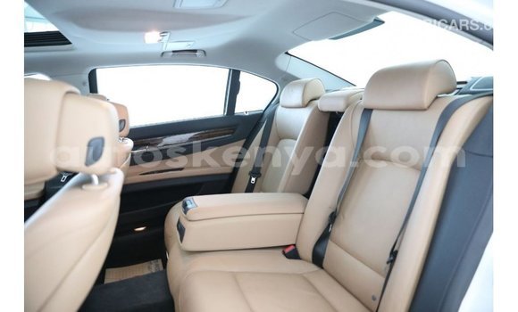 Imported BMW HP White Doqdoqqee iti Import - Dubai keessatti Central Kenya keessatti Imported BMW HP White Doqdoqqee iti Import - Dubai keessatti Central Kenya keessatti