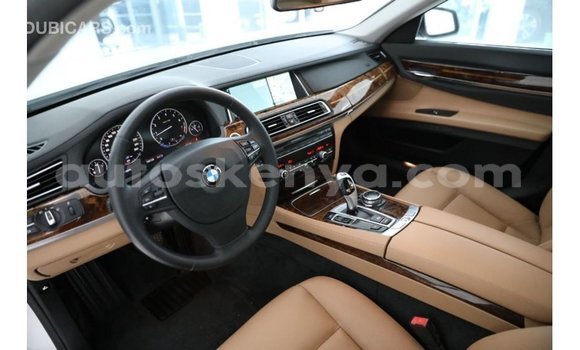 Imported BMW HP White Doqdoqqee iti Import - Dubai keessatti Central Kenya keessatti Imported BMW HP White Doqdoqqee iti Import - Dubai keessatti Central Kenya keessatti