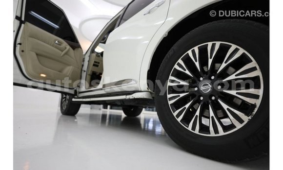 Imported Nissan Patrol White Makiinaa iti Import - Dubai keessatti Central Kenya keessatti Imported Nissan Patrol White Makiinaa iti Import - Dubai keessatti Central Kenya keessatti