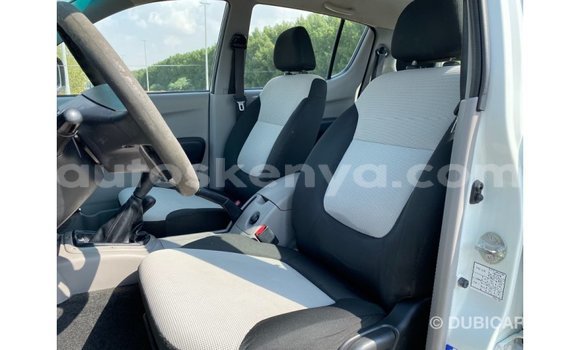 Buy Import Mitsubishi L200 White Car in Import - Dubai in Central Kenya Buy Import Mitsubishi L200 White Car in Import - Dubai in Central Kenya