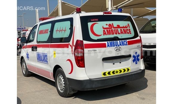 Buy Import Hyundai Chorus White Truck in Import - Dubai in Central Kenya Buy Import Hyundai Chorus White Truck in Import - Dubai in Central Kenya