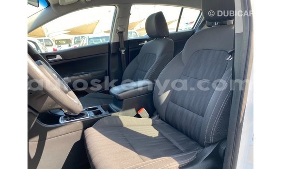 Imported Kia Sportage White Makiinaa iti Import - Dubai keessatti Central Kenya keessatti Imported Kia Sportage White Makiinaa iti Import - Dubai keessatti Central Kenya keessatti