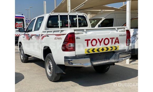 Imported Toyota Hilux White Makiinaa iti Import - Dubai keessatti Central Kenya keessatti Imported Toyota Hilux White Makiinaa iti Import - Dubai keessatti Central Kenya keessatti