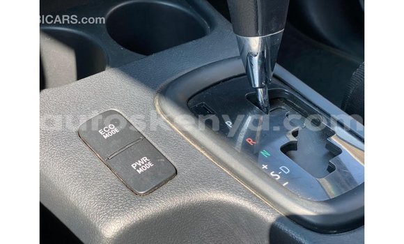 Imported Toyota Hilux White Makiinaa iti Import - Dubai keessatti Central Kenya keessatti Imported Toyota Hilux White Makiinaa iti Import - Dubai keessatti Central Kenya keessatti