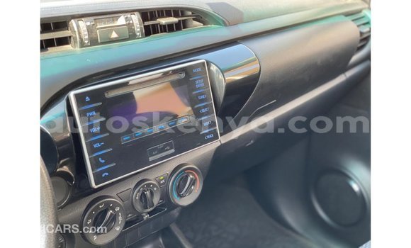 Imported Toyota Hilux White Makiinaa iti Import - Dubai keessatti Central Kenya keessatti Imported Toyota Hilux White Makiinaa iti Import - Dubai keessatti Central Kenya keessatti