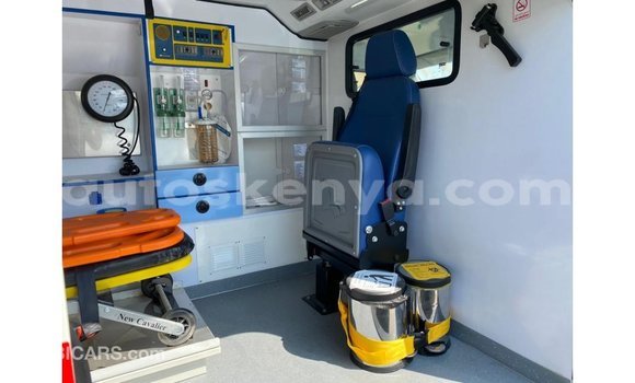 Buy Import Toyota Hiace White Car in Import - Dubai in Central Kenya Buy Import Toyota Hiace White Car in Import - Dubai in Central Kenya