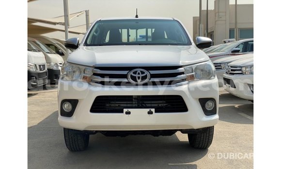 Imported Toyota Hilux White Makiinaa iti Import - Dubai keessatti Central Kenya keessatti Imported Toyota Hilux White Makiinaa iti Import - Dubai keessatti Central Kenya keessatti