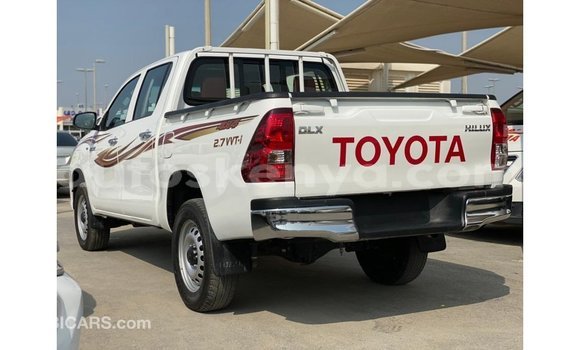 Imported Toyota Hilux White Makiinaa iti Import - Dubai keessatti Central Kenya keessatti Imported Toyota Hilux White Makiinaa iti Import - Dubai keessatti Central Kenya keessatti