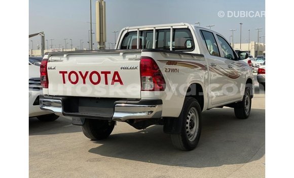 Imported Toyota Hilux White Makiinaa iti Import - Dubai keessatti Central Kenya keessatti Imported Toyota Hilux White Makiinaa iti Import - Dubai keessatti Central Kenya keessatti