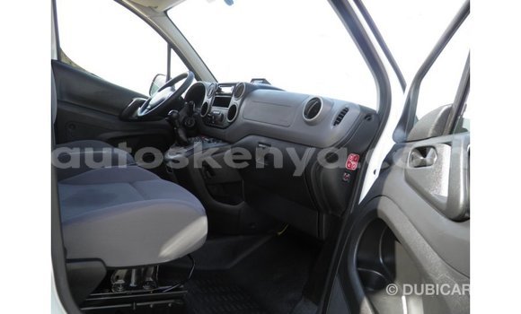 Nunua Imported Peugeot Partner Nyeupe Gari ndani ya Import - Dubai nchini Kati Kenya Nunua Imported Peugeot Partner Nyeupe Gari ndani ya Import - Dubai nchini Kati Kenya