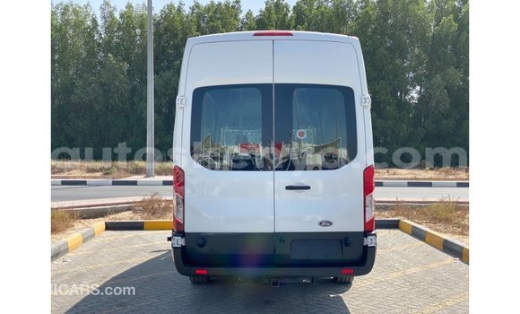 Buy Import Ford Club Wagon White Car in Import - Dubai in Central Kenya Buy Import Ford Club Wagon White Car in Import - Dubai in Central Kenya