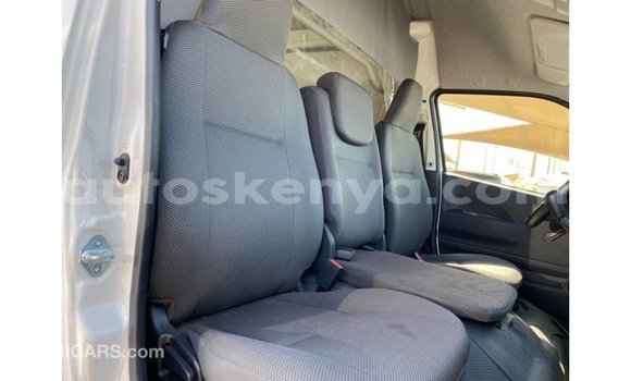 Nunua Imported Toyota Hiace Nyeupe Gari ndani ya Import - Dubai nchini Kati Kenya Nunua Imported Toyota Hiace Nyeupe Gari ndani ya Import - Dubai nchini Kati Kenya