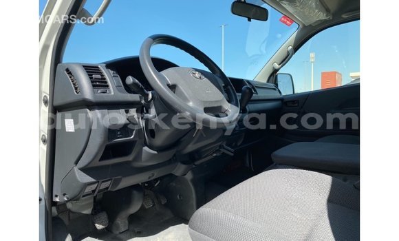 Nunua Imported Toyota Hiace Nyeupe Gari ndani ya Import - Dubai nchini Kati Kenya Nunua Imported Toyota Hiace Nyeupe Gari ndani ya Import - Dubai nchini Kati Kenya