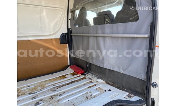Nunua Imported Toyota Hiace Nyeupe Gari ndani ya Import - Dubai nchini Kati Kenya Nunua Imported Toyota Hiace Nyeupe Gari ndani ya Import - Dubai nchini Kati Kenya