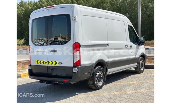 Buy Import Ford Club Wagon White Car in Import - Dubai in Central Kenya Buy Import Ford Club Wagon White Car in Import - Dubai in Central Kenya