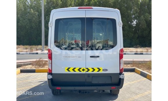 Buy Import Ford Club Wagon White Car in Import - Dubai in Central Kenya Buy Import Ford Club Wagon White Car in Import - Dubai in Central Kenya