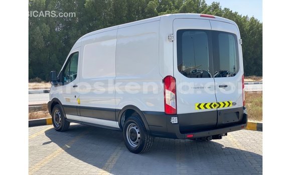 Buy Import Ford Club Wagon White Car in Import - Dubai in Central Kenya Buy Import Ford Club Wagon White Car in Import - Dubai in Central Kenya