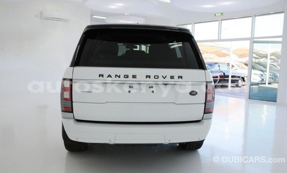 Imported Land Rover Range Rover White Makiinaa iti Import - Dubai keessatti Central Kenya keessatti Imported Land Rover Range Rover White Makiinaa iti Import - Dubai keessatti Central Kenya keessatti